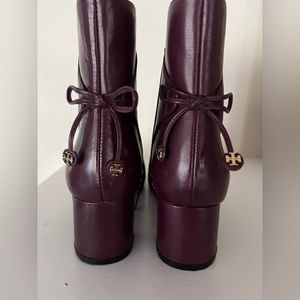 Adorable maroon Tory Burch booties